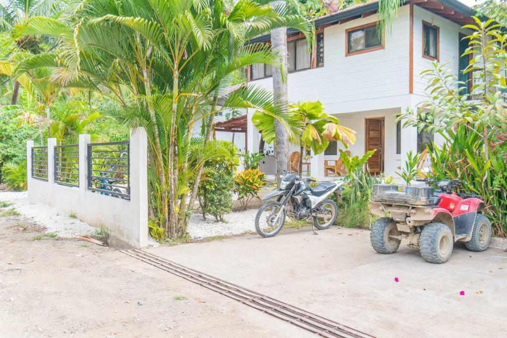 Surfside Apartments - Mal Pais Malpais Kültér fotó